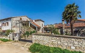 Pet Friendly Apartment In Vrsar With Wifi